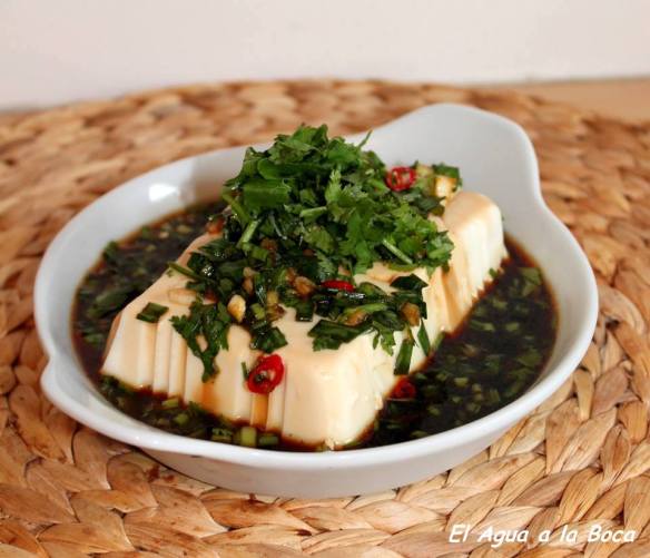 Tofu sedoso con hierbas frescas / Tofu soyeux aux herbes fraîches